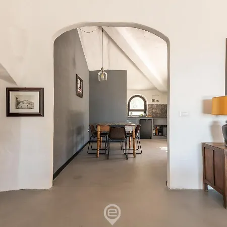 Spectacular Seaview Escape *