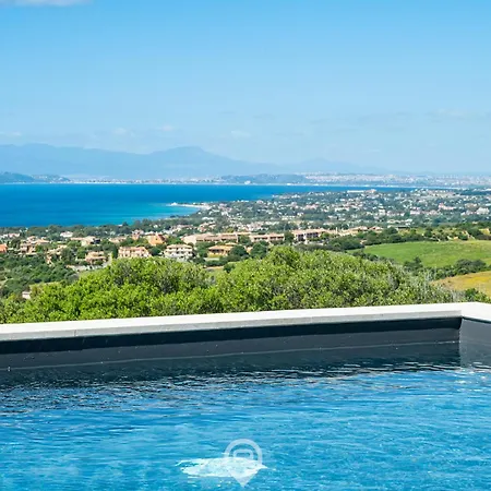 Spectacular Seaview Escape 캐피타나