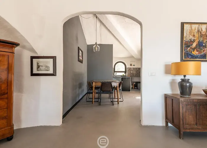 Spectacular Seaview Escape *